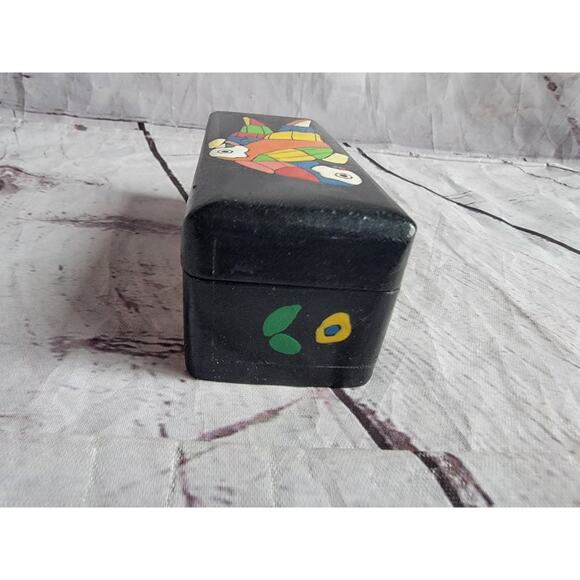 Wooden Hand Painted Trinket Box With Parrot, Flowers & Leaves Design 4in x 1in - Picture 5 of 9